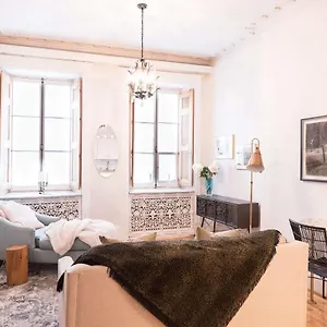 Gorgeous In Old - Le Petit 24 Holiday home
